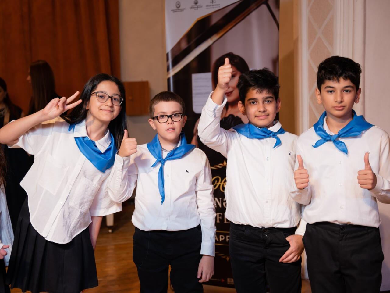 В Баку состоялся концерт с участием молодых вокалистов и оркестра MEZZO