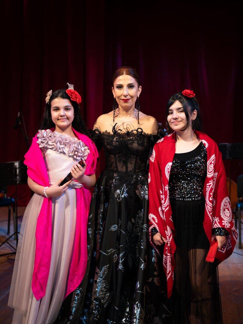 В Баку состоялся концерт с участием молодых вокалистов и оркестра MEZZO