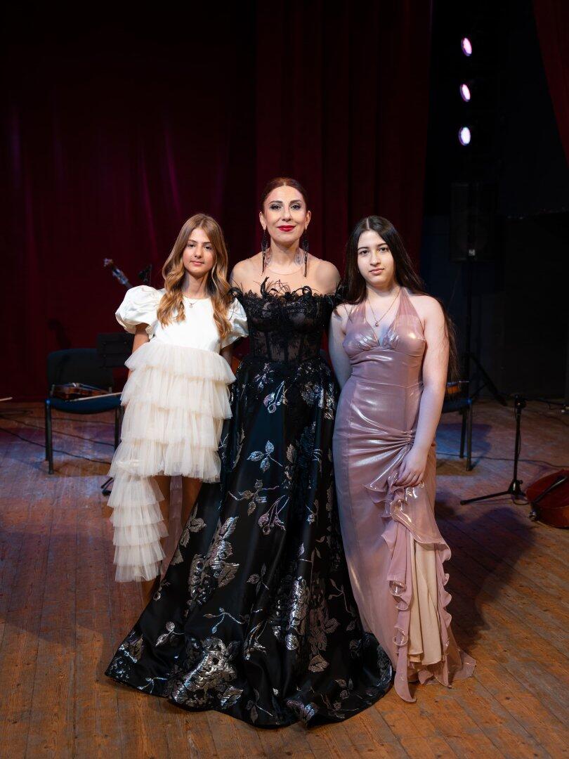 В Баку состоялся концерт с участием молодых вокалистов и оркестра MEZZO