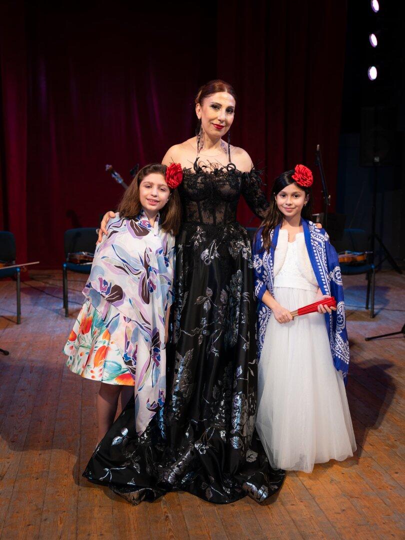 В Баку состоялся концерт с участием молодых вокалистов и оркестра MEZZO