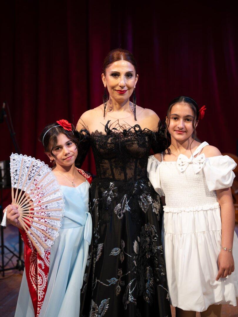 В Баку состоялся концерт с участием молодых вокалистов и оркестра MEZZO