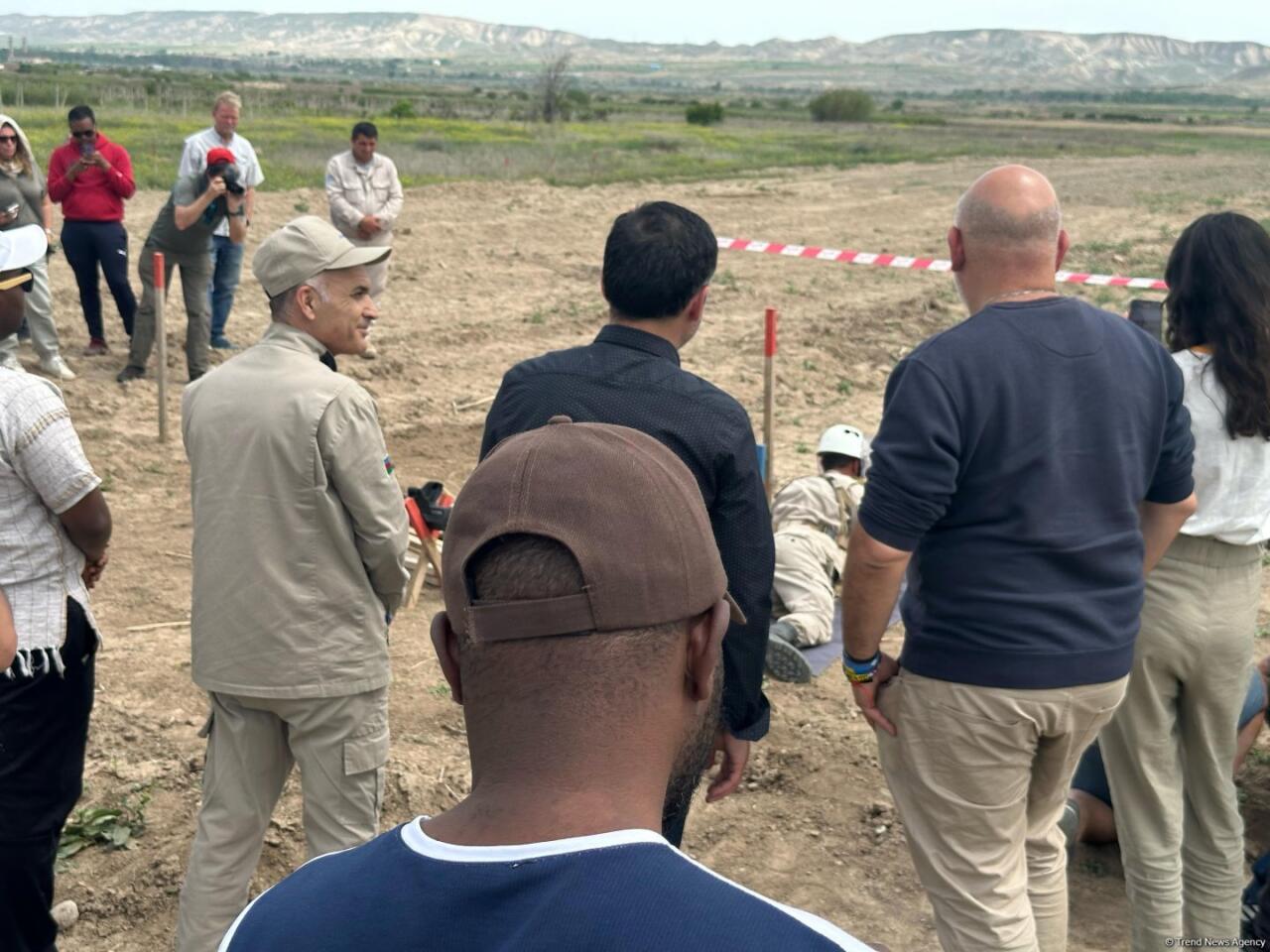 “NomadMania” səyyah klubunun üzvləri Cəbrayılda döyüş sursatının zərərsizləşdirilməsini izləyiblər