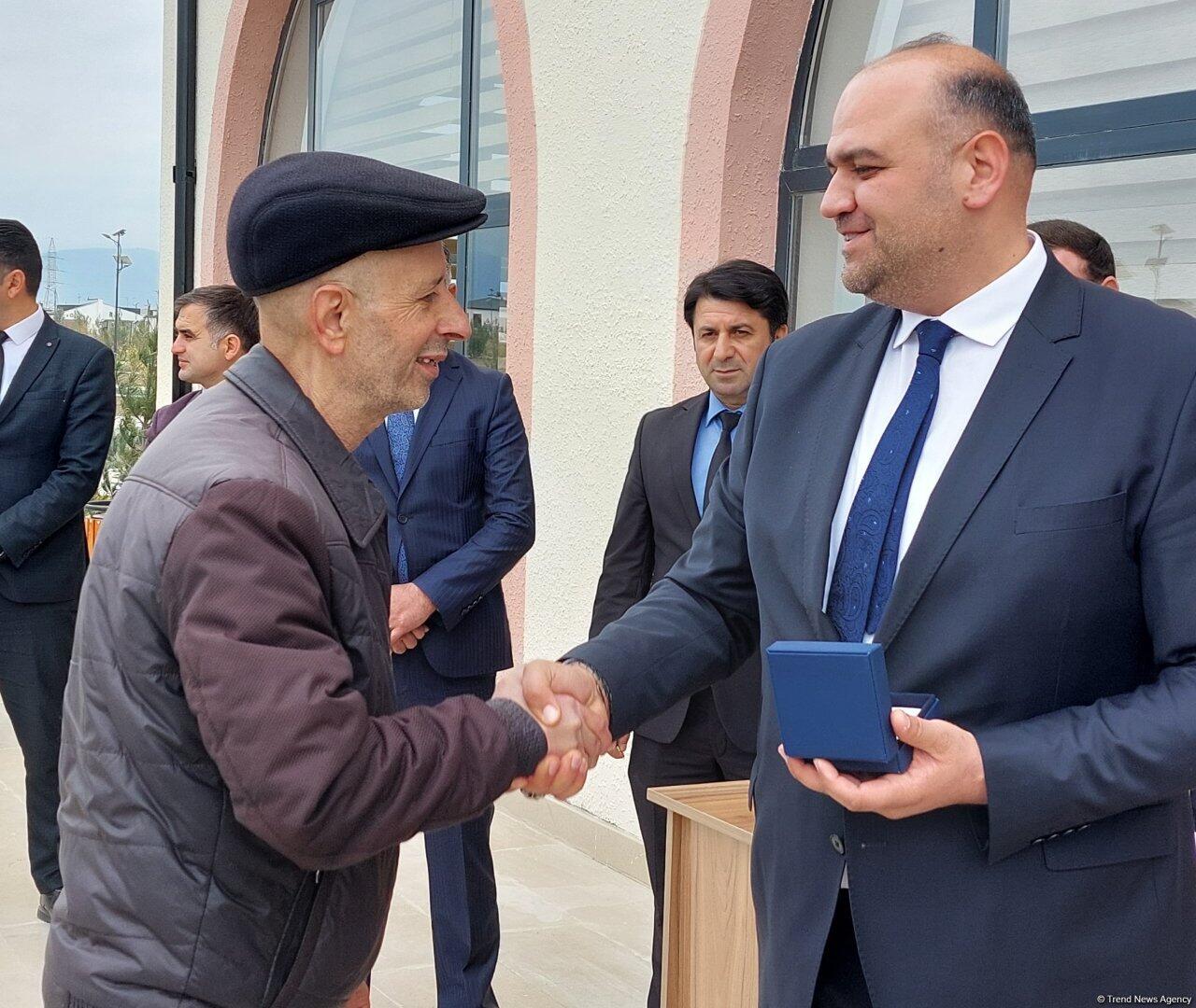 Köç karvanı Ağdam rayonunun Sarıcalı kəndinə çatıb