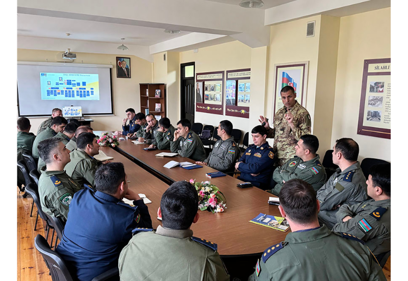 Мобильная тренинговая группа НАТО проводит курс для ВВС Азербайджана