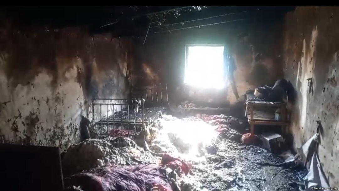 Ağdamda 3 otaqlı ev yanıb