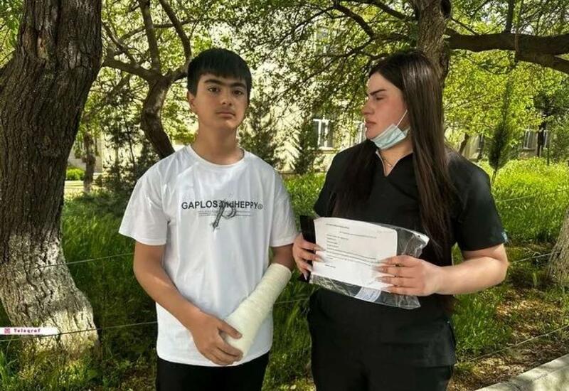 Bakıda dərs vaxtı şagirdin qolunu sındırdılar