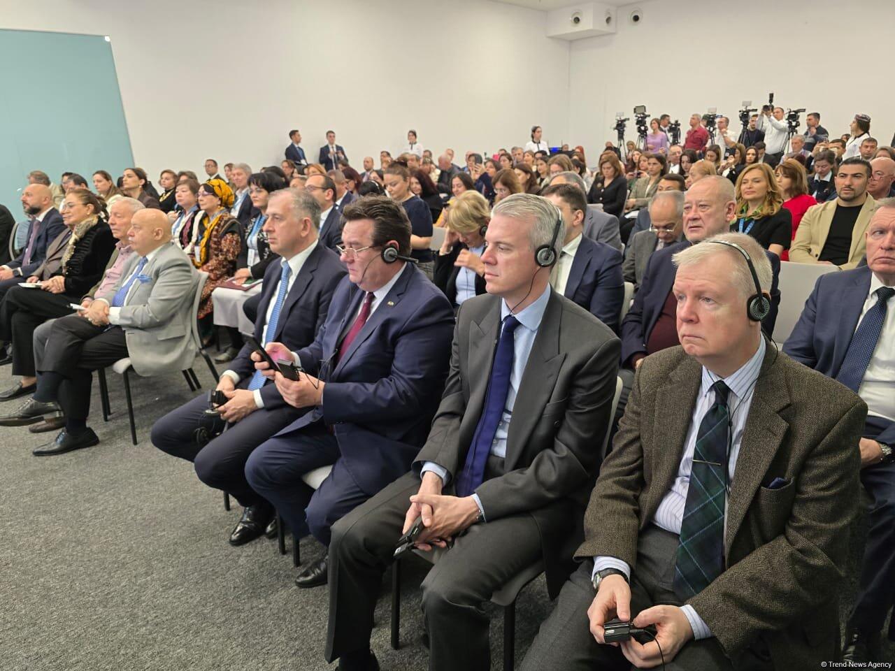 В Баку состоялось открытие Международного форума ковра