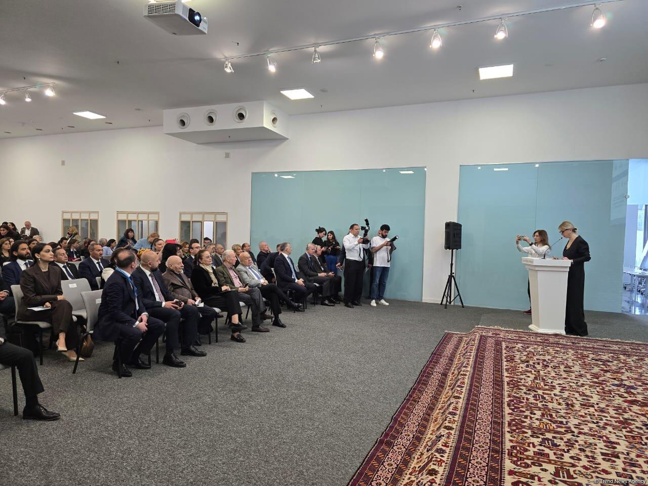 В Баку состоялось открытие Международного форума ковра