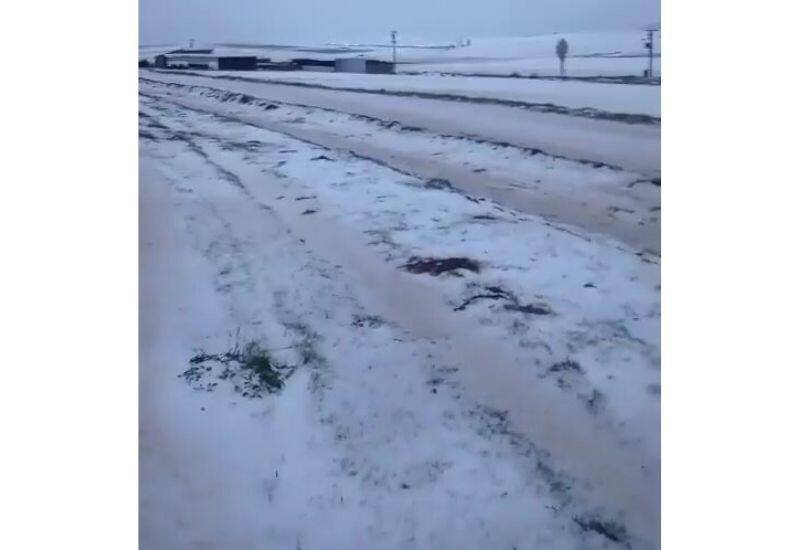 Майский снег в турецком городе миллионнике