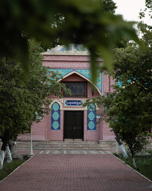 Heydər Əliyev Fondunun vitse-prezidenti Leyla Əliyeva və Bakı Media Mərkəzinin rəhbəri Arzu Əliyevanın Naxçıvan səfəri Ordubad rayonunda davam edib