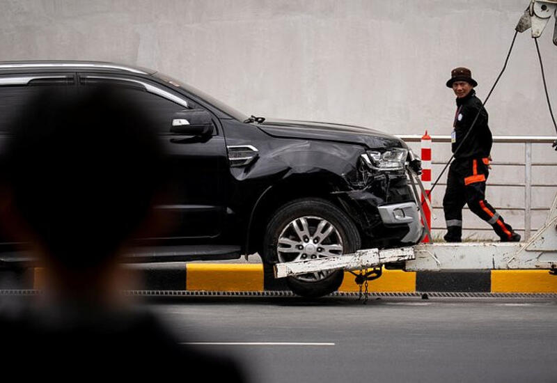 Автомобиль врезался в здание аэропорта на Филиппинах