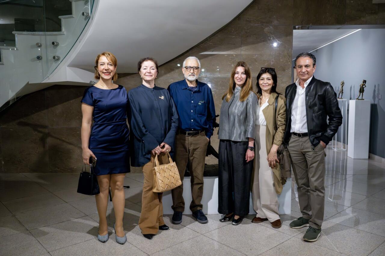 В Баку открылась выставка, посвящённая 85-летию известного скульптора и художника Акифа Аскерова