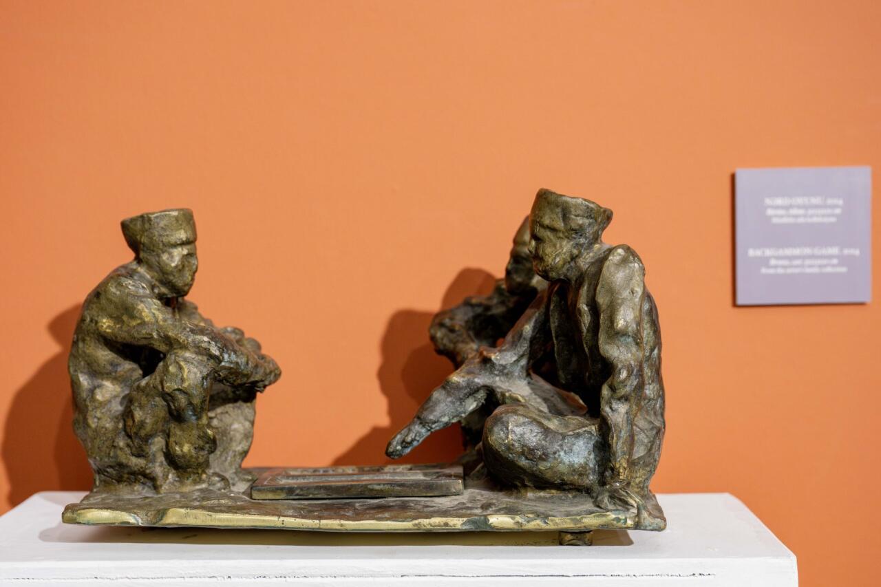 В Баку открылась выставка, посвящённая 85-летию известного скульптора и художника Акифа Аскерова