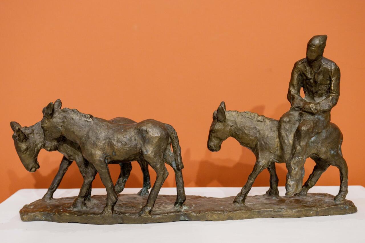 В Баку открылась выставка, посвящённая 85-летию известного скульптора и художника Акифа Аскерова