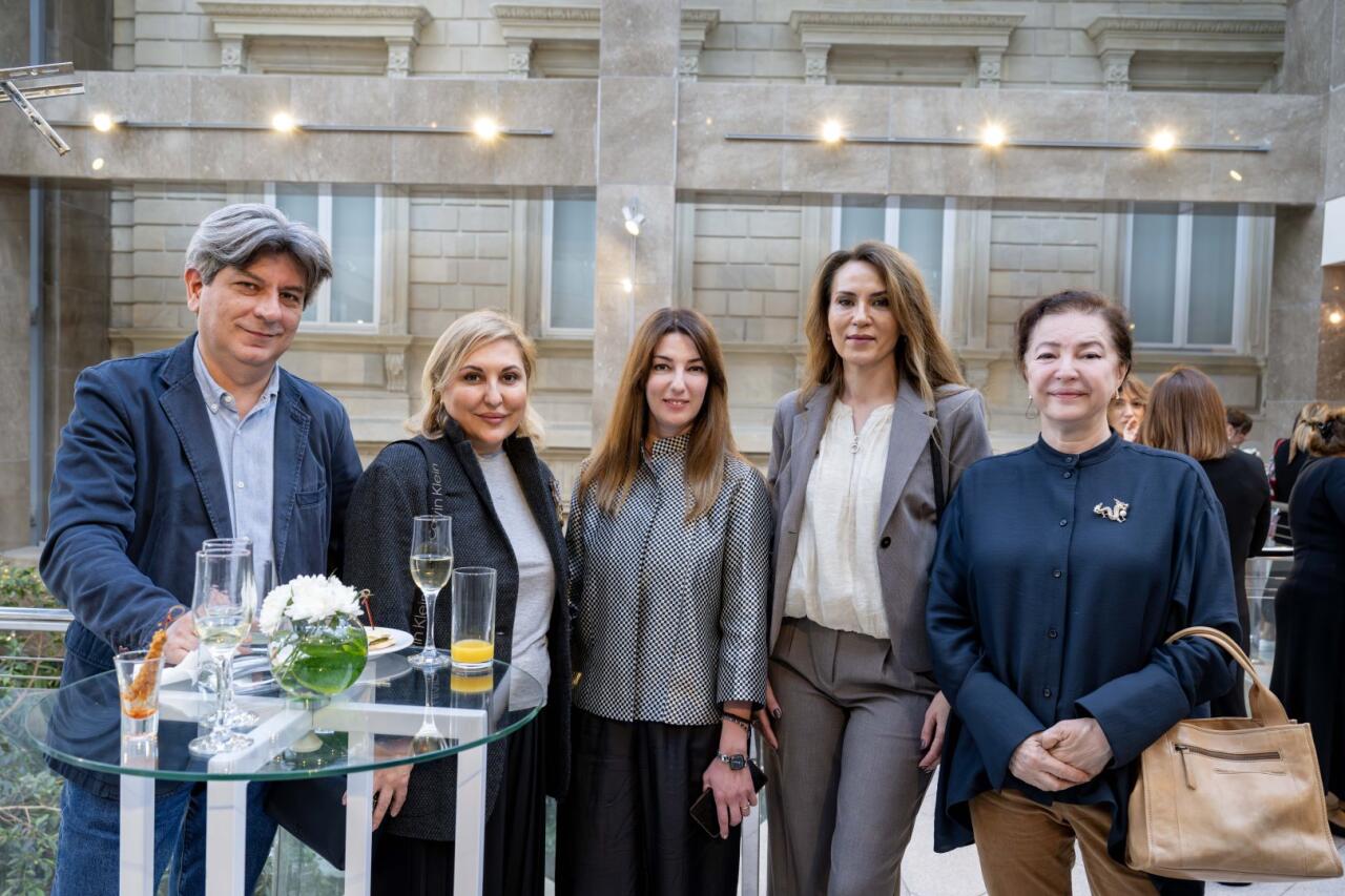 В Баку открылась выставка, посвящённая 85-летию известного скульптора и художника Акифа Аскерова