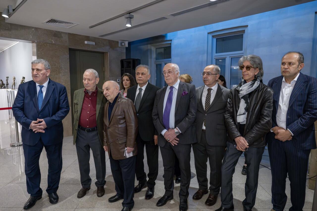 В Баку открылась выставка, посвящённая 85-летию известного скульптора и художника Акифа Аскерова