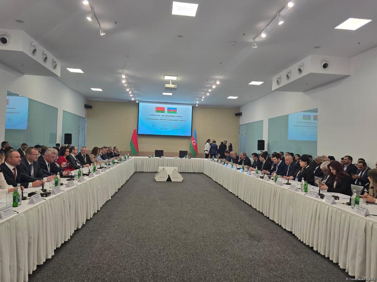 В Баку состоялся бизнес-форум Азербайджан-Беларусь