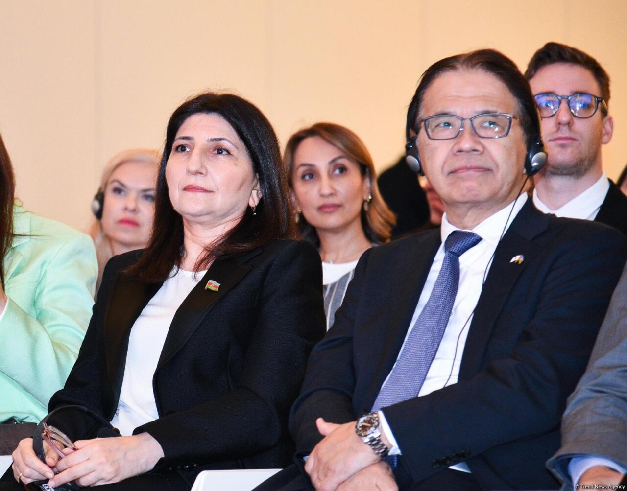 Bakıda “Azərbaycan əczaçılıq sənayesi