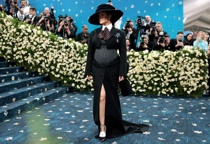 Рианна рассекретила третью беременность на Met Gala