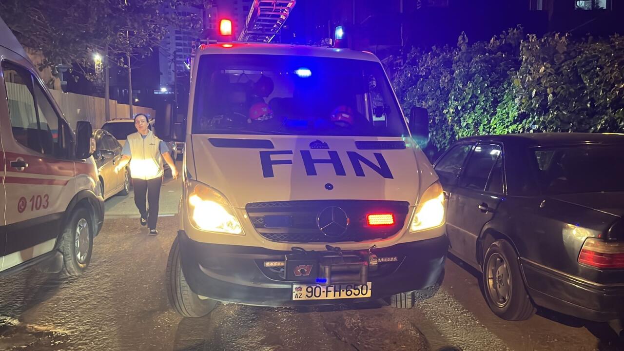 В Баку произошел сильный пожар
