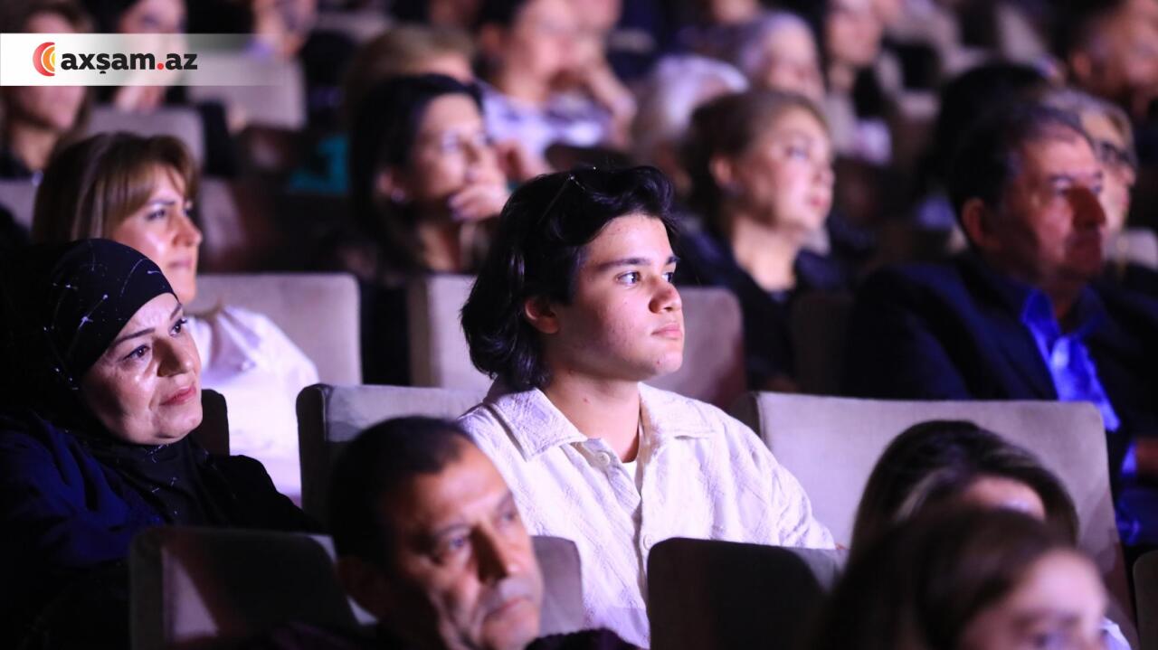 Konsertində