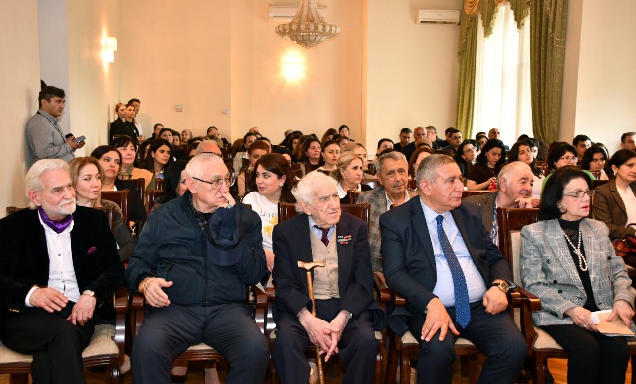Семинар "Гейдар Алиев и азербайджанская культура" прошел в Баку