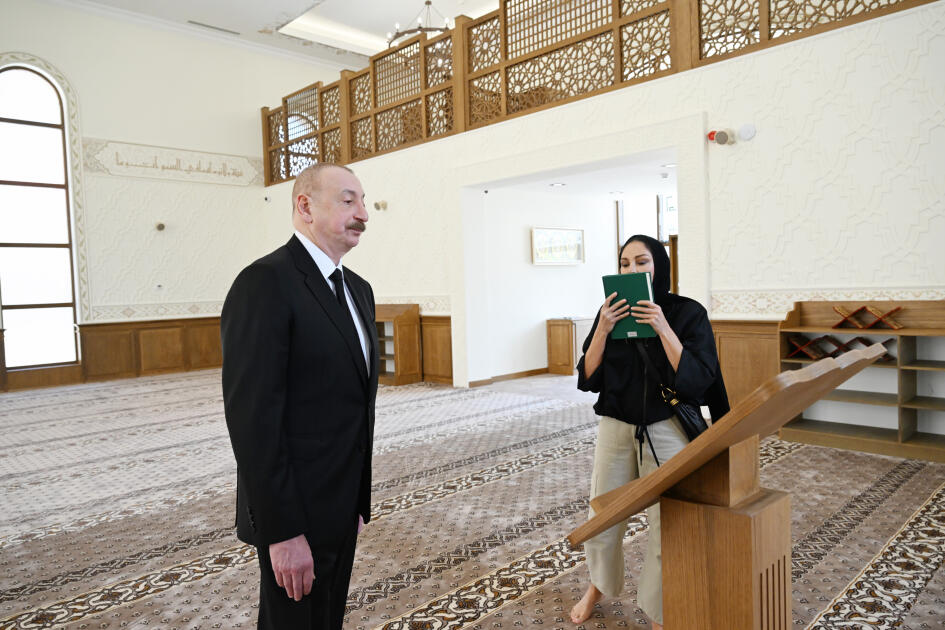 Президент Ильхам Алиев и Первая леди Мехрибан Алиева приняли участие в открытии мечети в селе Дашалты Шушинского района