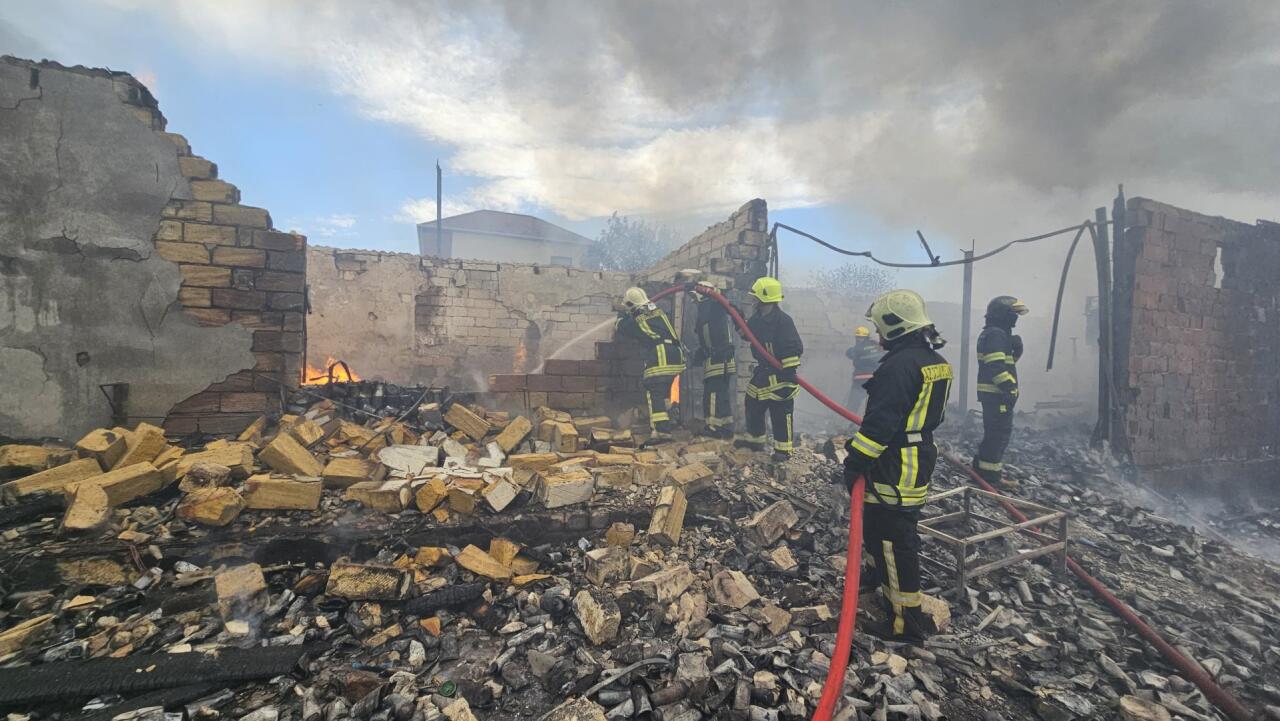 Abşeronda sexdəki yanğın söndürülüb