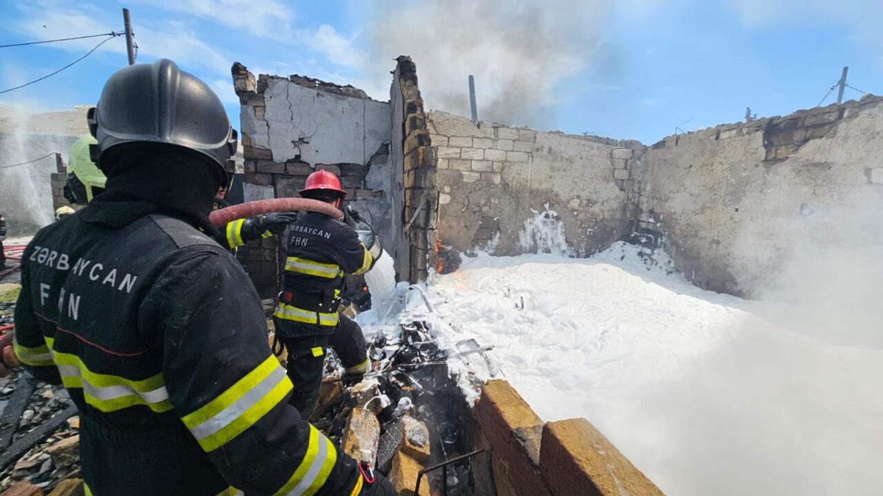 Abşeronda sexdəki yanğın söndürülüb