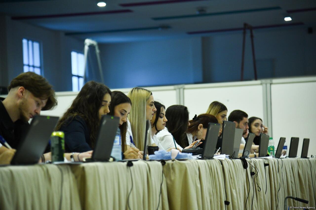 В Баку проходит второй день "9-го чемпионата Азербайджана по аэробной гимнастике и первенства Баку"