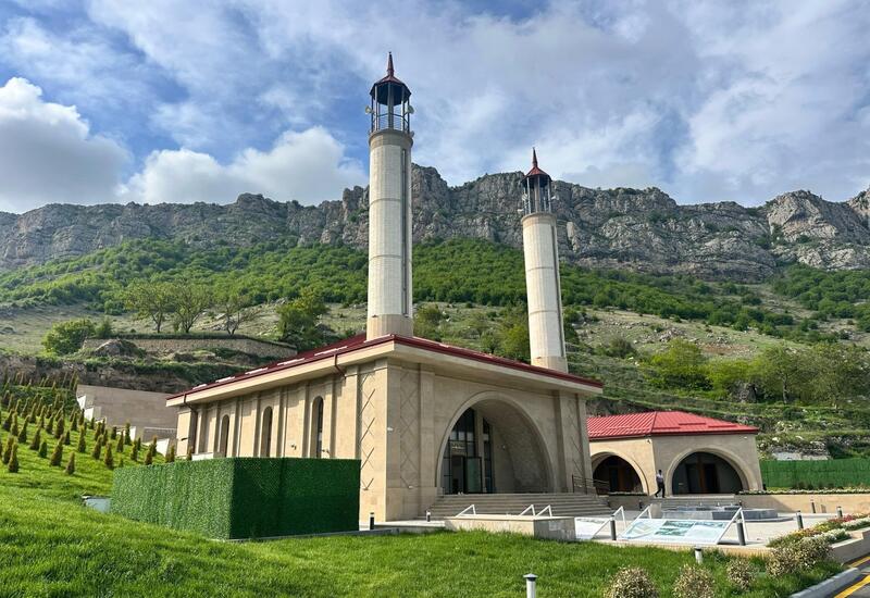 Daşaltı kənd məscidi Qarabağ memarlıq məktəbinin ənənələrinə uyğun inşa olunub