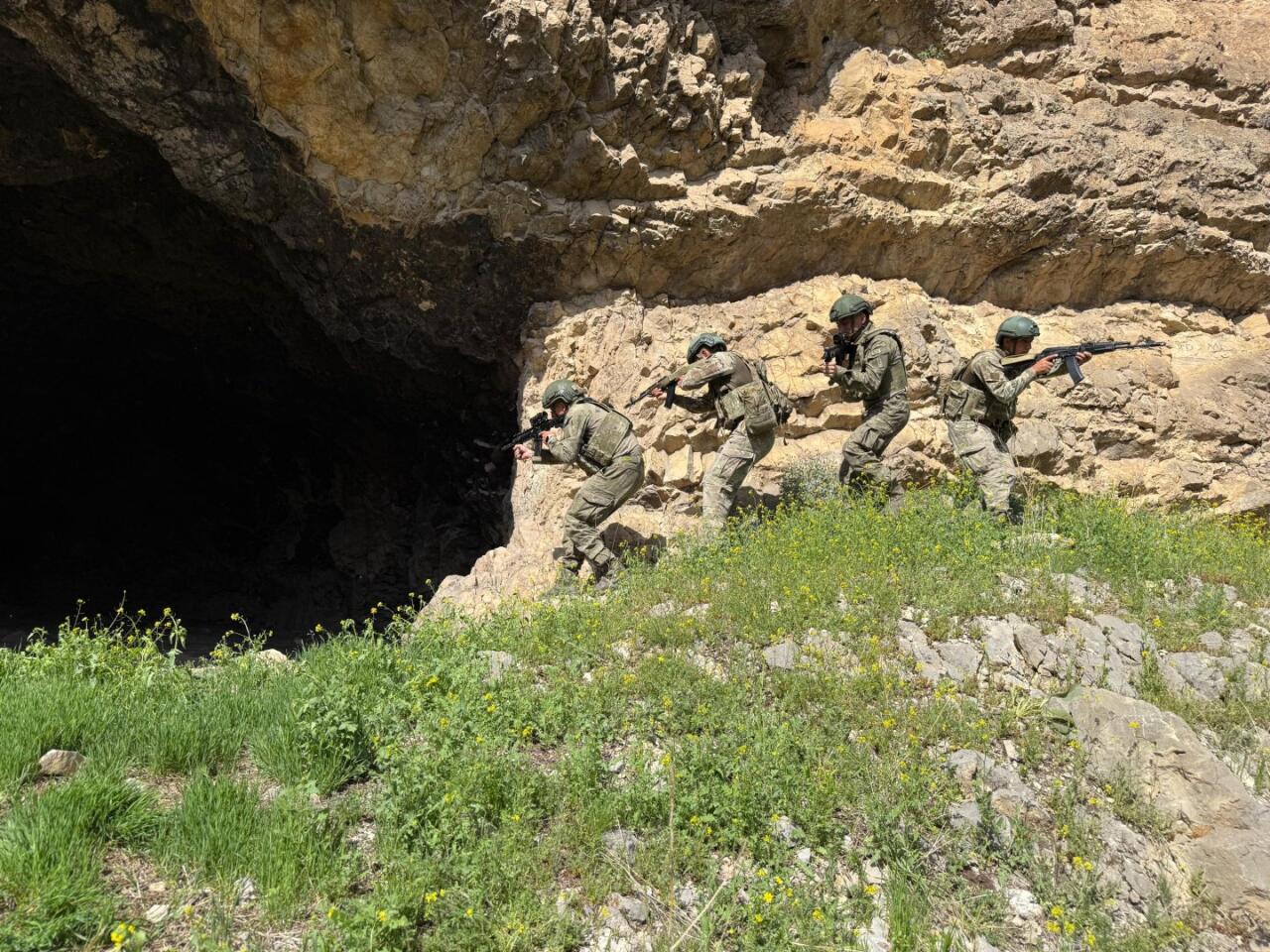Военнослужащие Азербайджана и Турции провели совместные учения