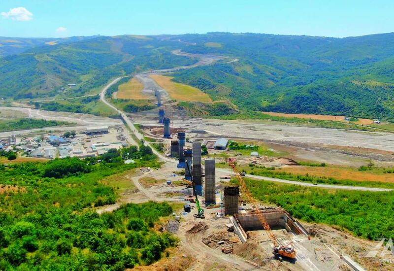 В Азербайджане строится подвесной мост рекордной высоты