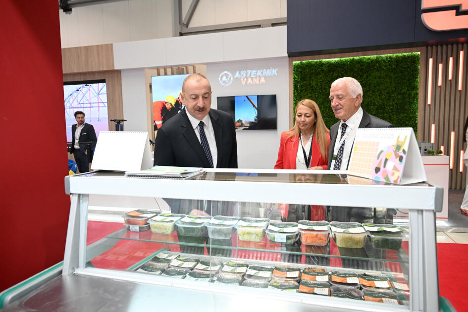 Prezident İlham Əliyev “InterFood Azerbaijan” və “Caspian Agro” sərgiləri ilə tanış olub