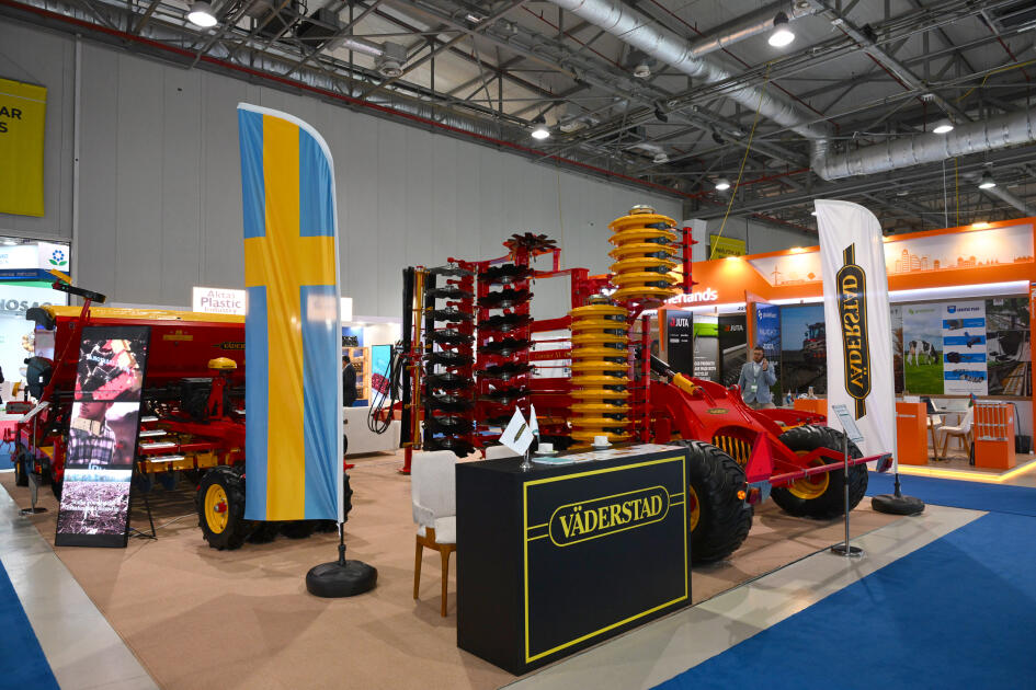 Prezident İlham Əliyev “InterFood Azerbaijan” və “Caspian Agro” sərgiləri ilə tanış olub