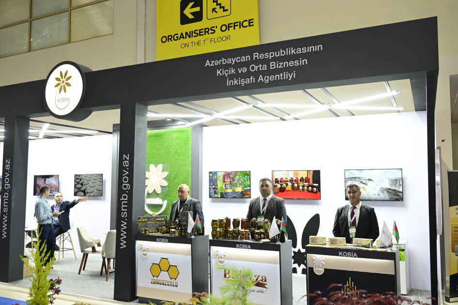 Prezident İlham Əliyev “InterFood Azerbaijan” və “Caspian Agro” sərgiləri ilə tanış olub
