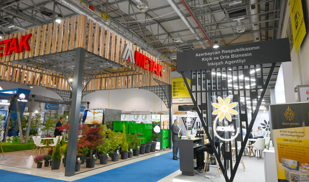 Prezident İlham Əliyev “InterFood Azerbaijan” və “Caspian Agro” sərgiləri ilə tanış olub