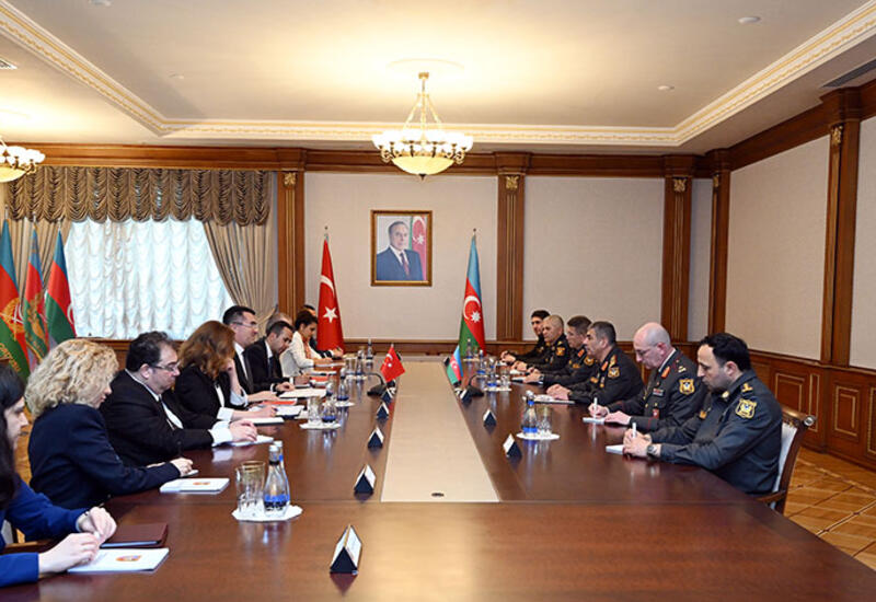 Azərbaycan və Türkiyə arasında maraq doğuran məsələlər müzakirə olunub
