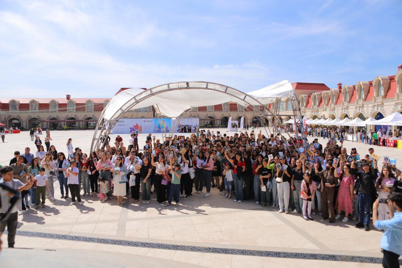 Naxçıvanda Ümummilli Lider Heydər Əliyevin anadan olmasının 102-ci ildönümünə həsr olunmuş “BookFest Naxçıvan Kitab Sərgisi 2025” keçirilib