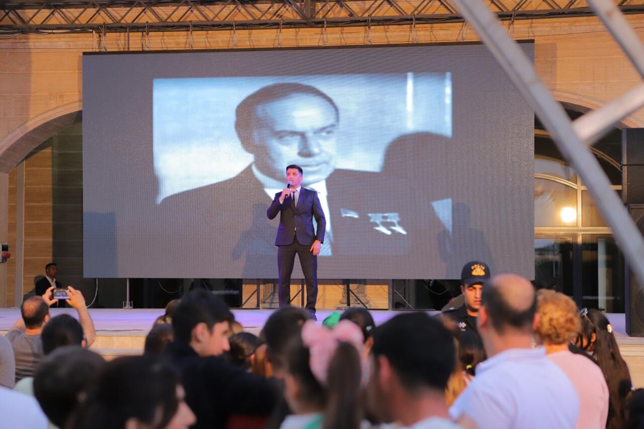 Naxçıvanda Ümummilli Lider Heydər Əliyevin anadan olmasının 102-ci ildönümünə həsr olunmuş “BookFest Naxçıvan Kitab Sərgisi 2025” keçirilib