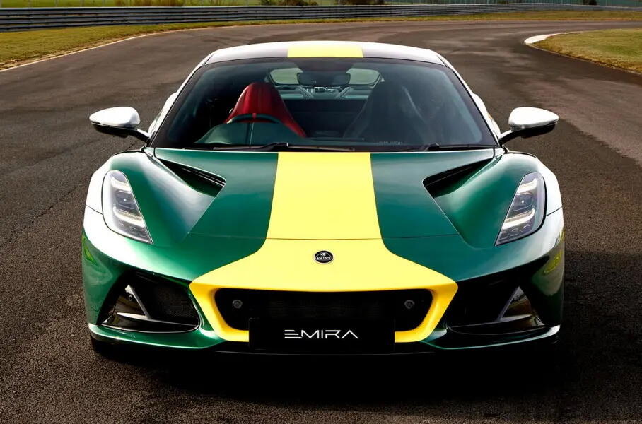Lotus выпустил спецверсию Emira в честь титула Джима Кларка