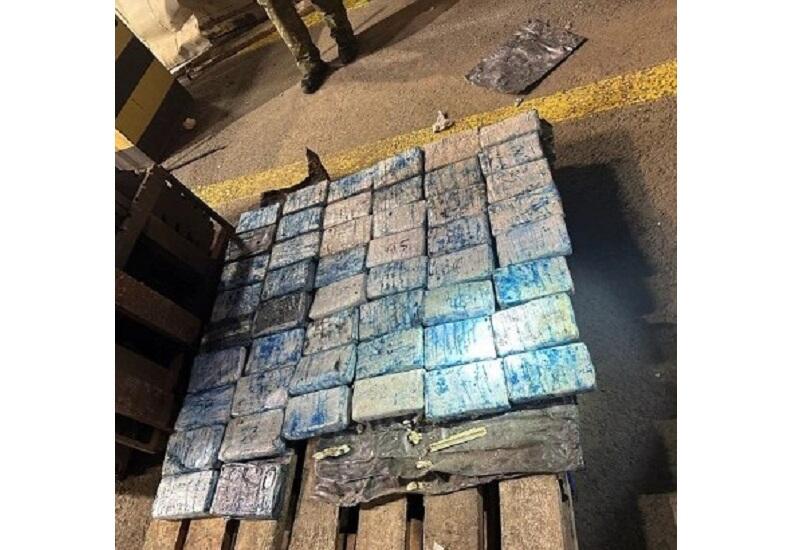 Кокаин на миллионы долларов обнаружили в грузе с бананами