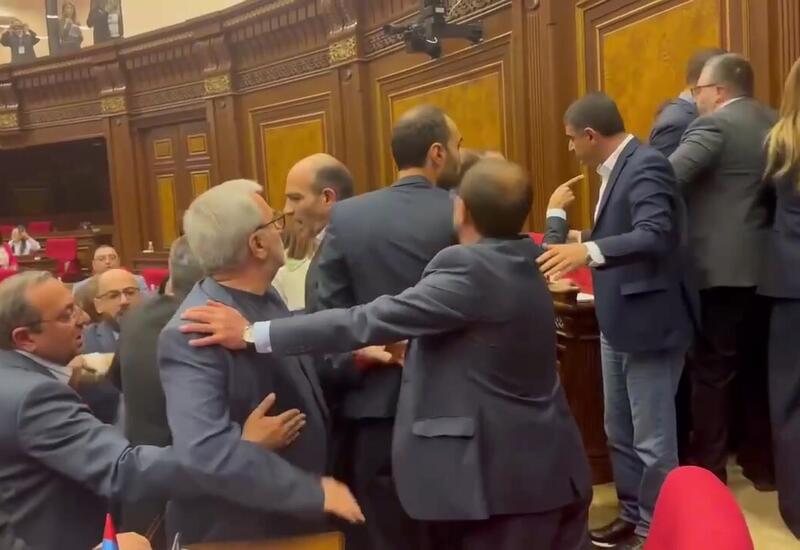 Мордобой в парламенте Армении