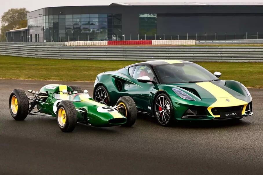 Lotus выпустил спецверсию Emira в честь титула Джима Кларка