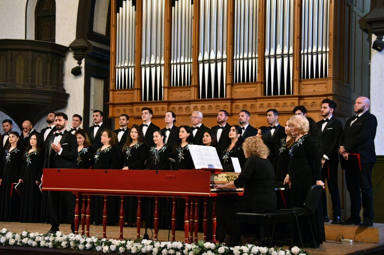 Баку окунулся в эстетику королевских дворцов XVII–XVIII веков