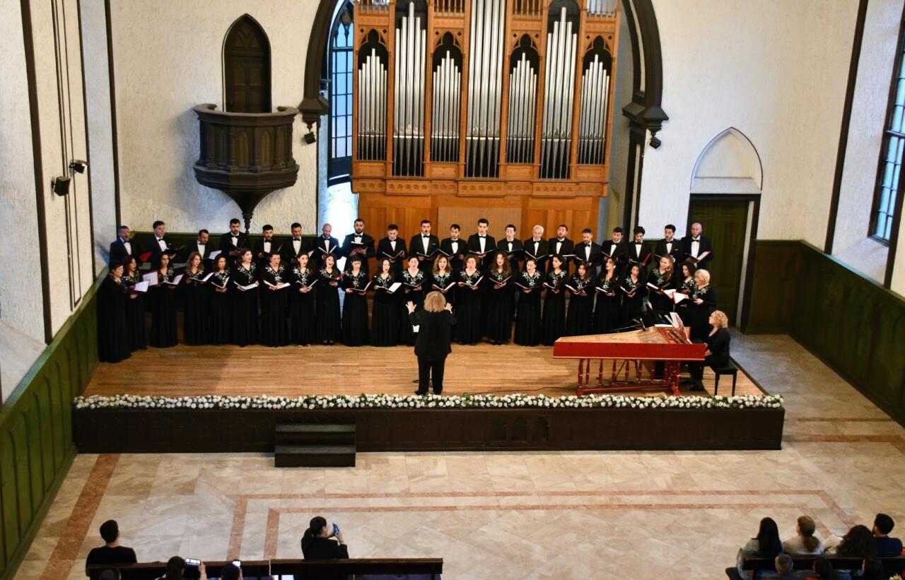 Баку окунулся в эстетику королевских дворцов XVII–XVIII веков