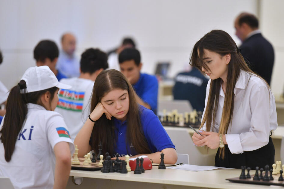 “Zəkaların mübarizəsi” olimpiadasının final mərhələsi keçirilib