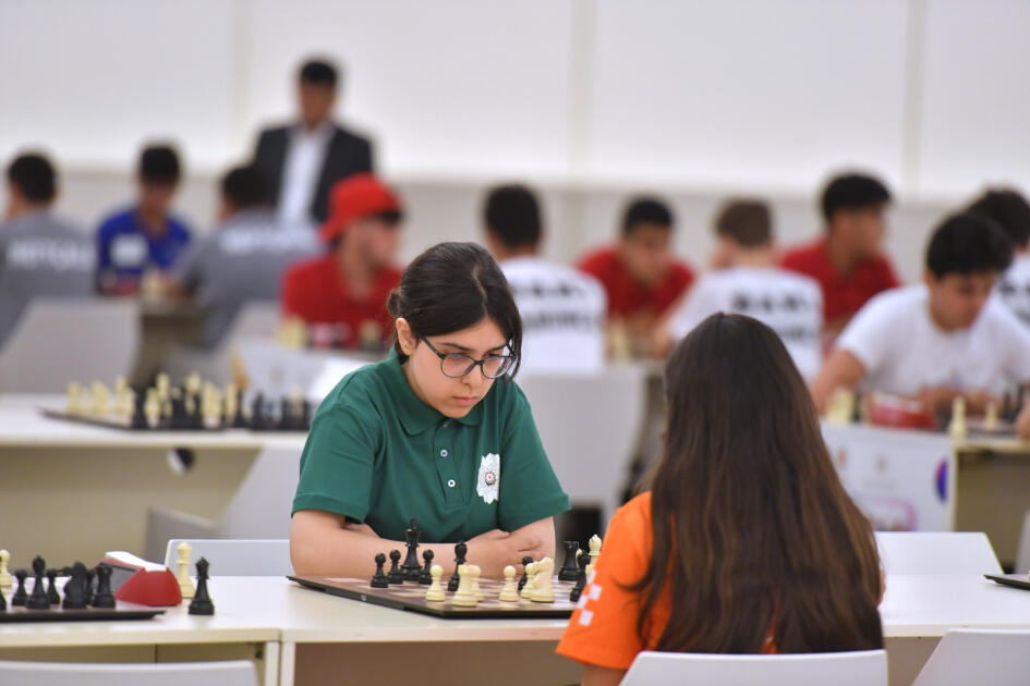 “Zəkaların mübarizəsi” olimpiadasının final mərhələsi keçirilib