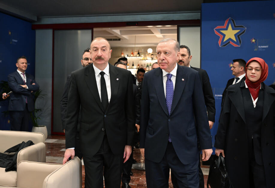 Prezident İlham Əliyev Tiranada “Avropa Siyasi Birliyi” 6-cı Zirvə toplantısının açılış mərasimində iştirak edib