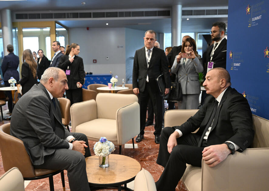 Prezident İlham Əliyev Tiranada “Avropa Siyasi Birliyi” 6-cı Zirvə toplantısının açılış mərasimində iştirak edib